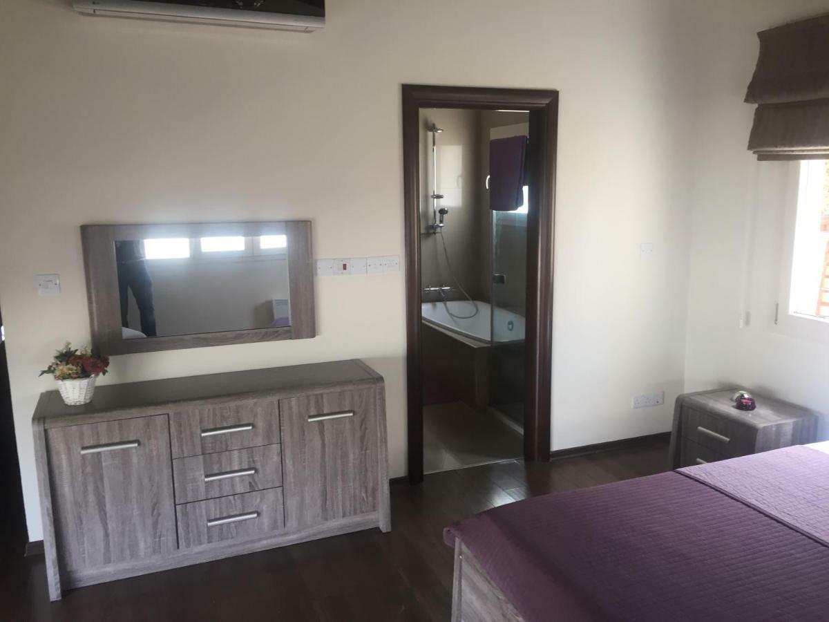 Villa Kristia Paphos Extérieur photo